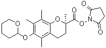 (2R)-3,4-Dihydro-2,5,7,8-tetramethyl-6-[(tetrahydro-2H-pyran-2-yl)oxy]-2H-1-benzopyran-2-carboxylic acid 2,5-dioxo-1-pyrrolidinyl ester molecular structure (CAS 1069137-73-0)